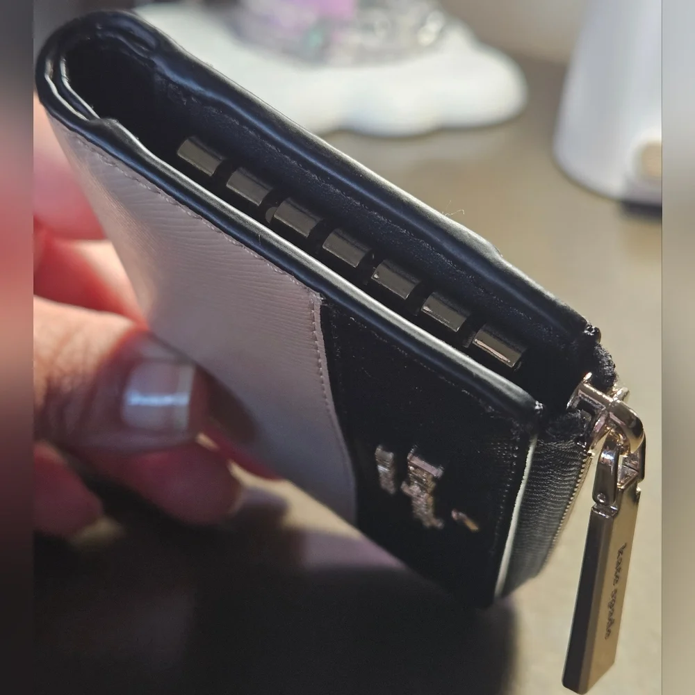 Kate Spade 7 Key Case With Zipper - NWOT - Picture 6 of 7